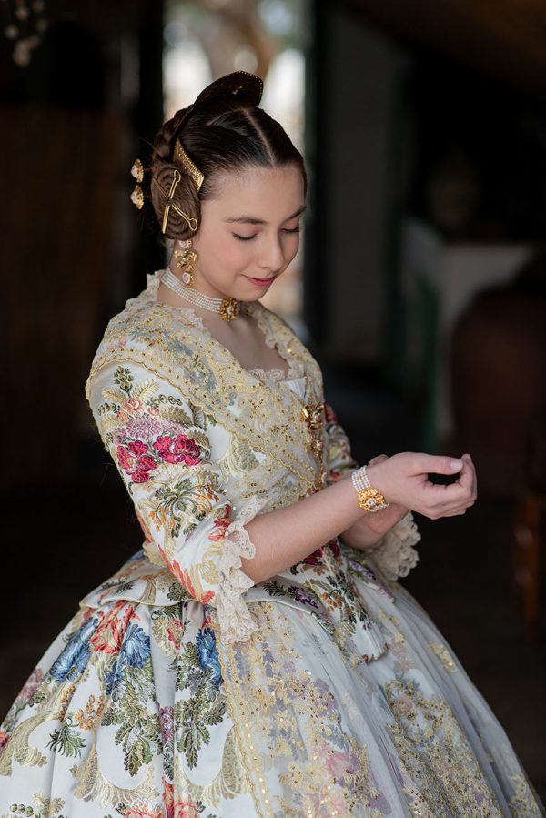 Confección  traje siglo XVIII
