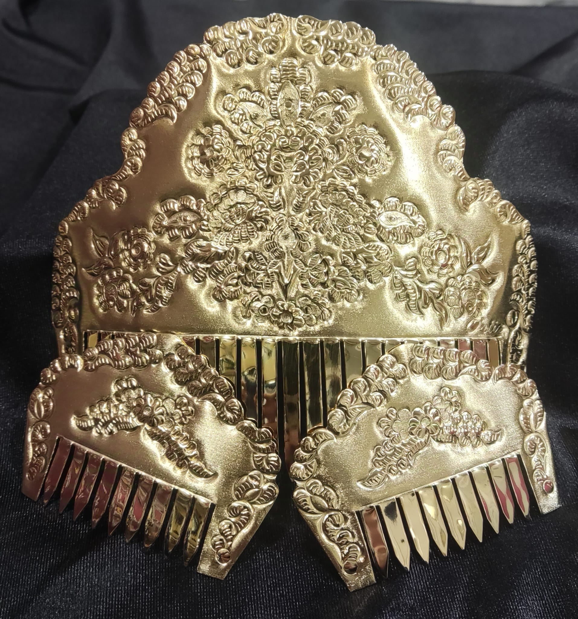 Conjunto de peinetas artesanas