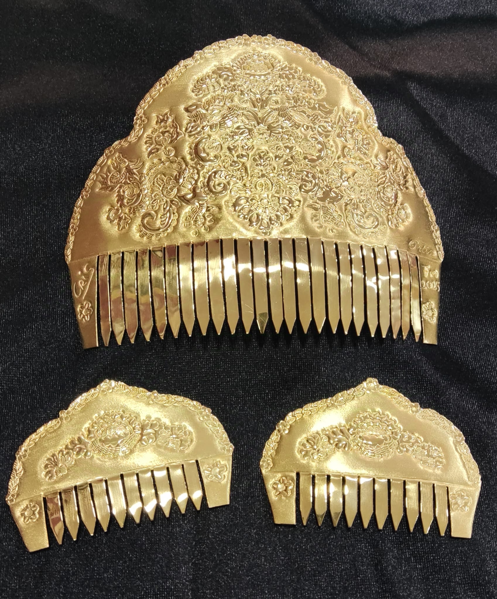 Conjunto de peinetas artesanas