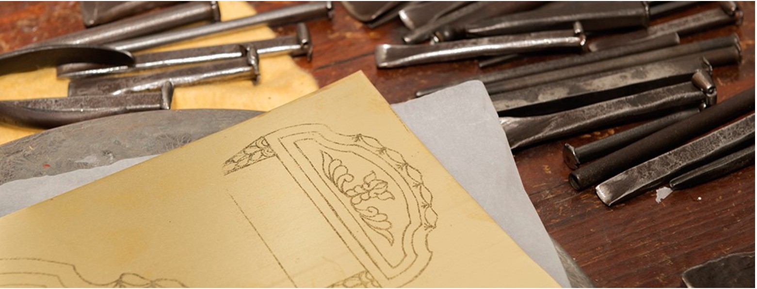 Personalización de Peinetas Con el Traje de Fallera Mayor